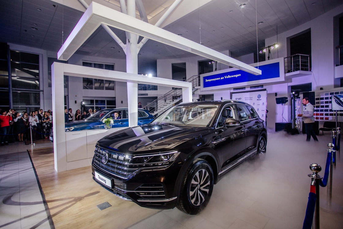 VW Touareg 8